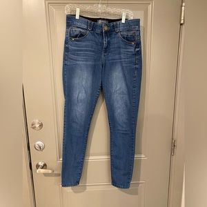 Size 8 medium wash skinny jeans